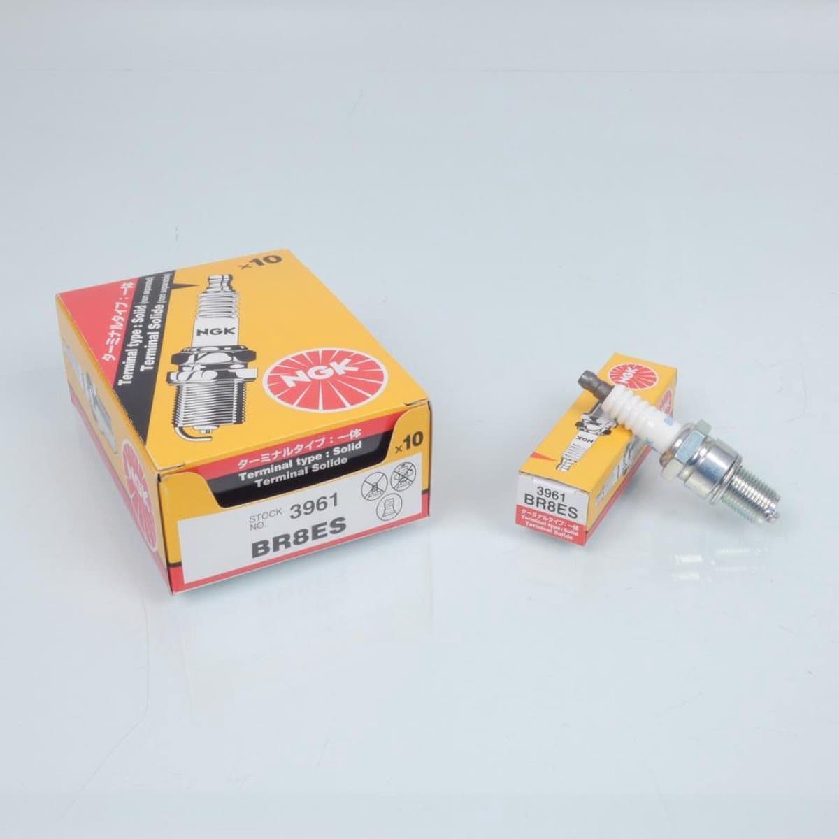 Bougie d'allumage NGK pour Moto Yamaha 350 Rd Lc Ypvs 1983 à 1985 BR8ES olive fixe 3961 / par 10 Neuf