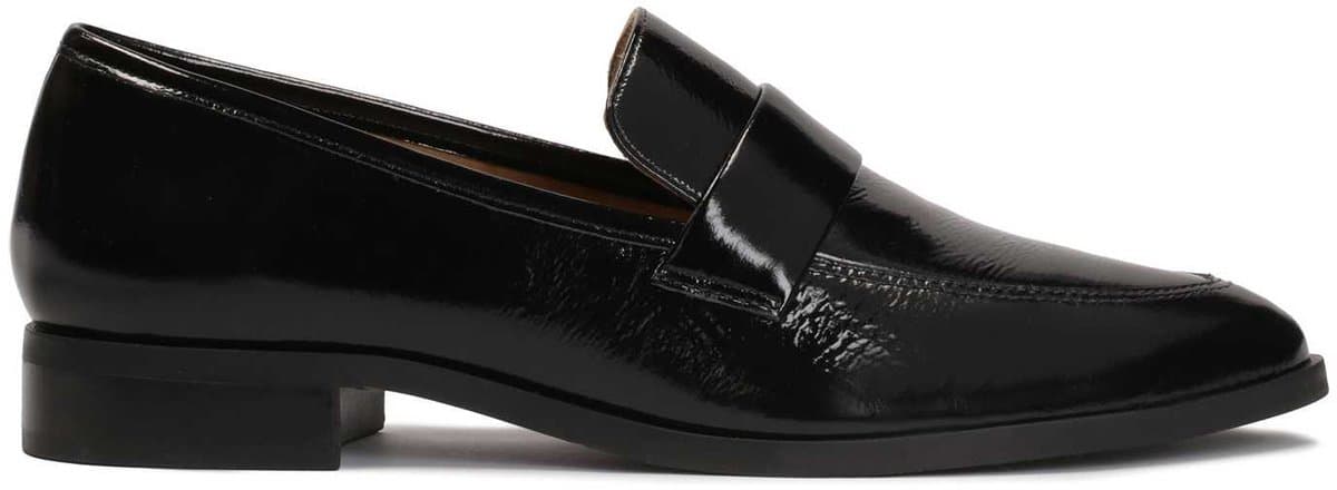Women's shoes made of patent crinkled leather