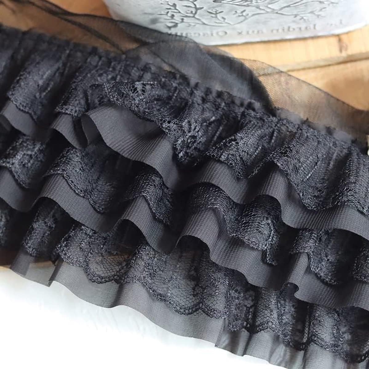 Drie lagen 3D geplooide mesh chiffon stof met organza en geborduurde ruches voor DIY kleding en decoratie, 12 cm breed (Zwart)