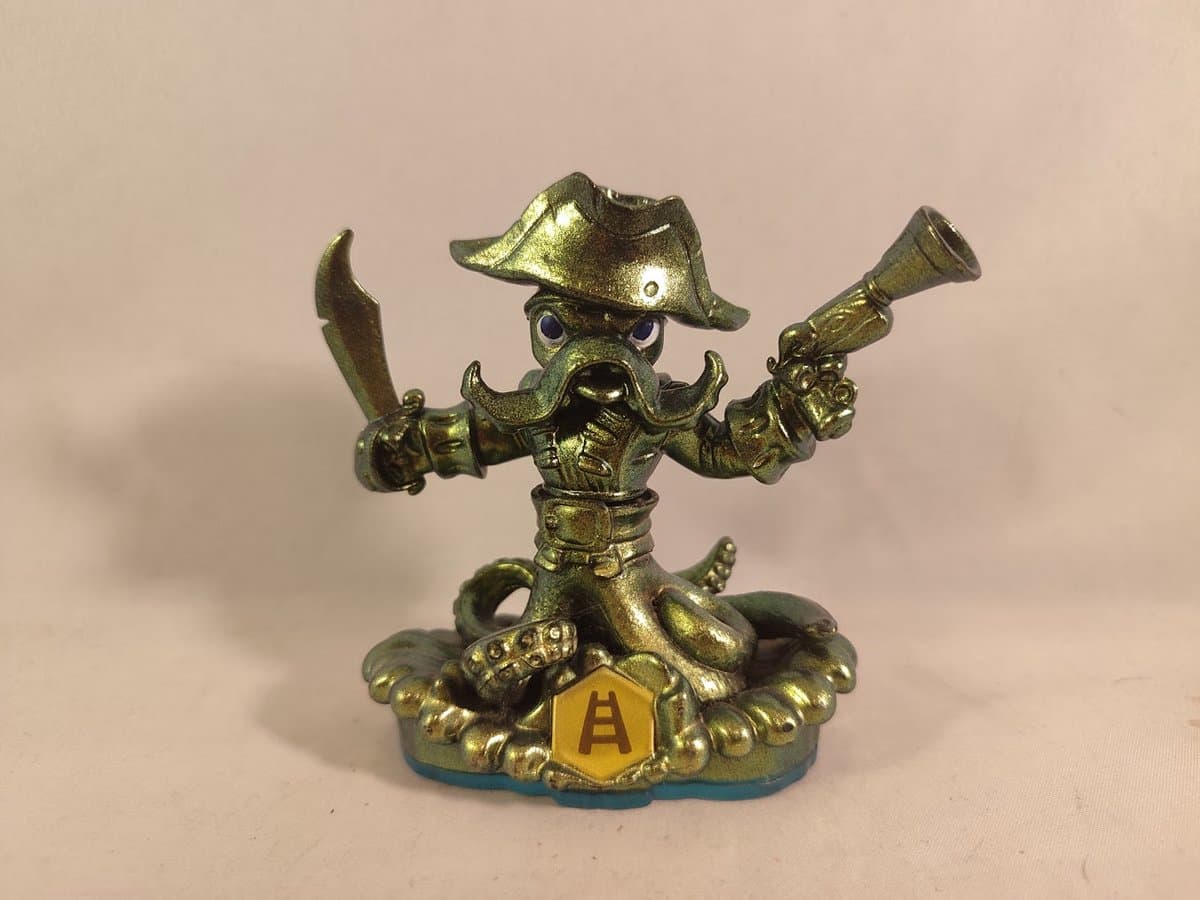 Skylanders Swap Force Gold Wash Buckler
