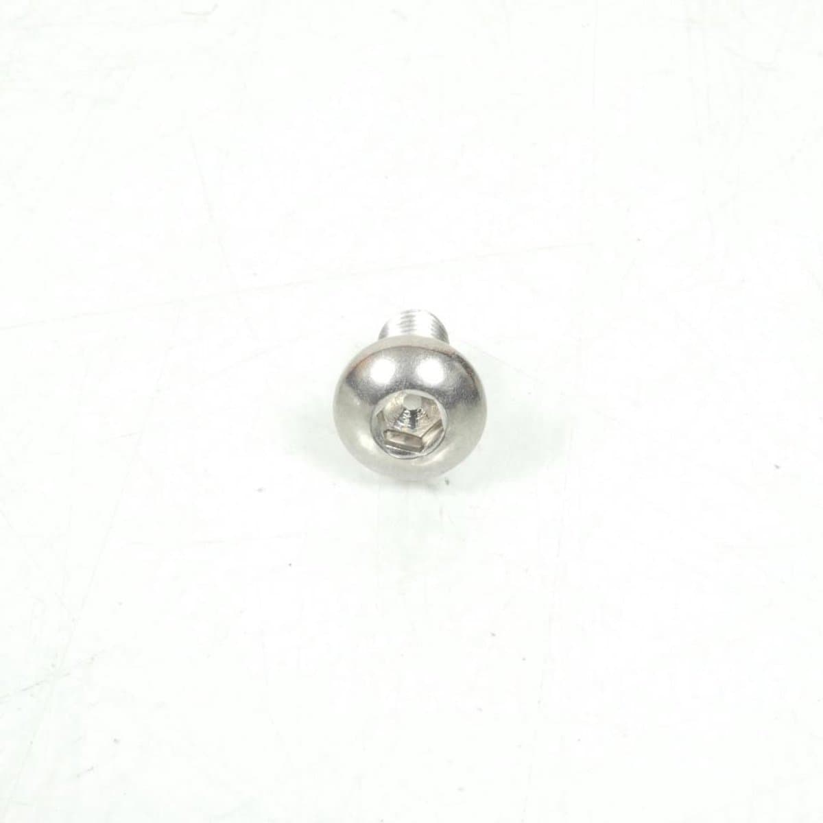 Vis M8 P1.25 L16mm pour moto Suzuki 250 Marauder 2002 à 2011 09106-08140 Neuf