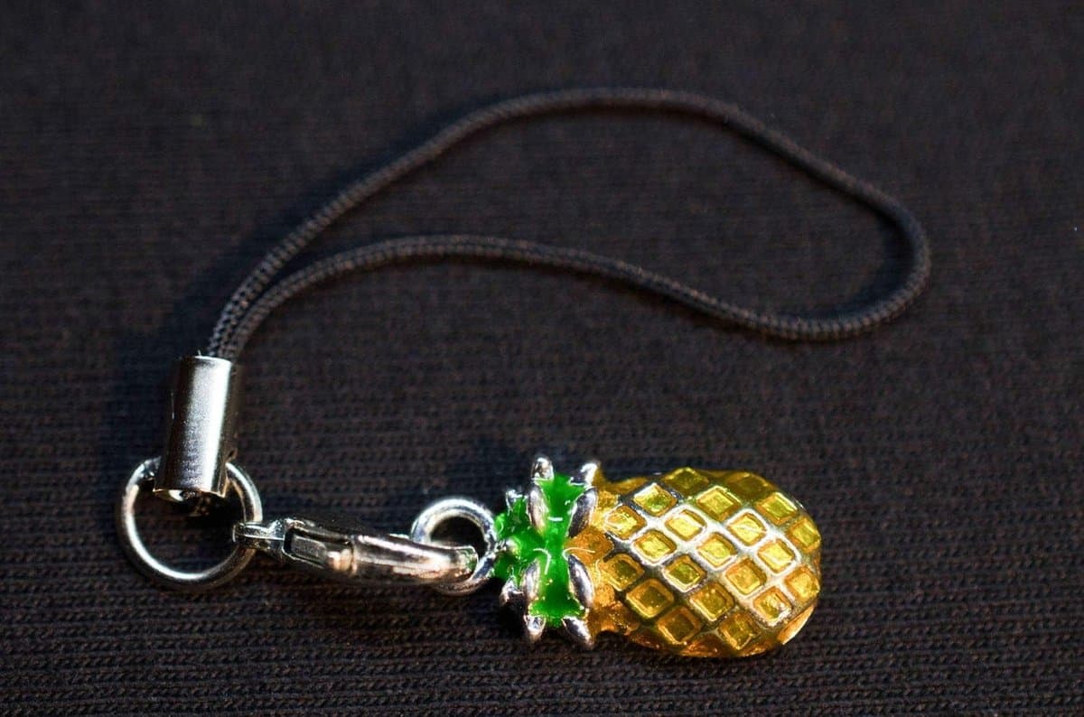 Ananas mobiele telefoonhanger telefoonsieraad hanger fruit geëmailleerd eten 2D- handgemaakt modesieraad I hanger mobiele telefoon sieraden sleutelhanger, 16 mm, Metaal, Geen edelsteen