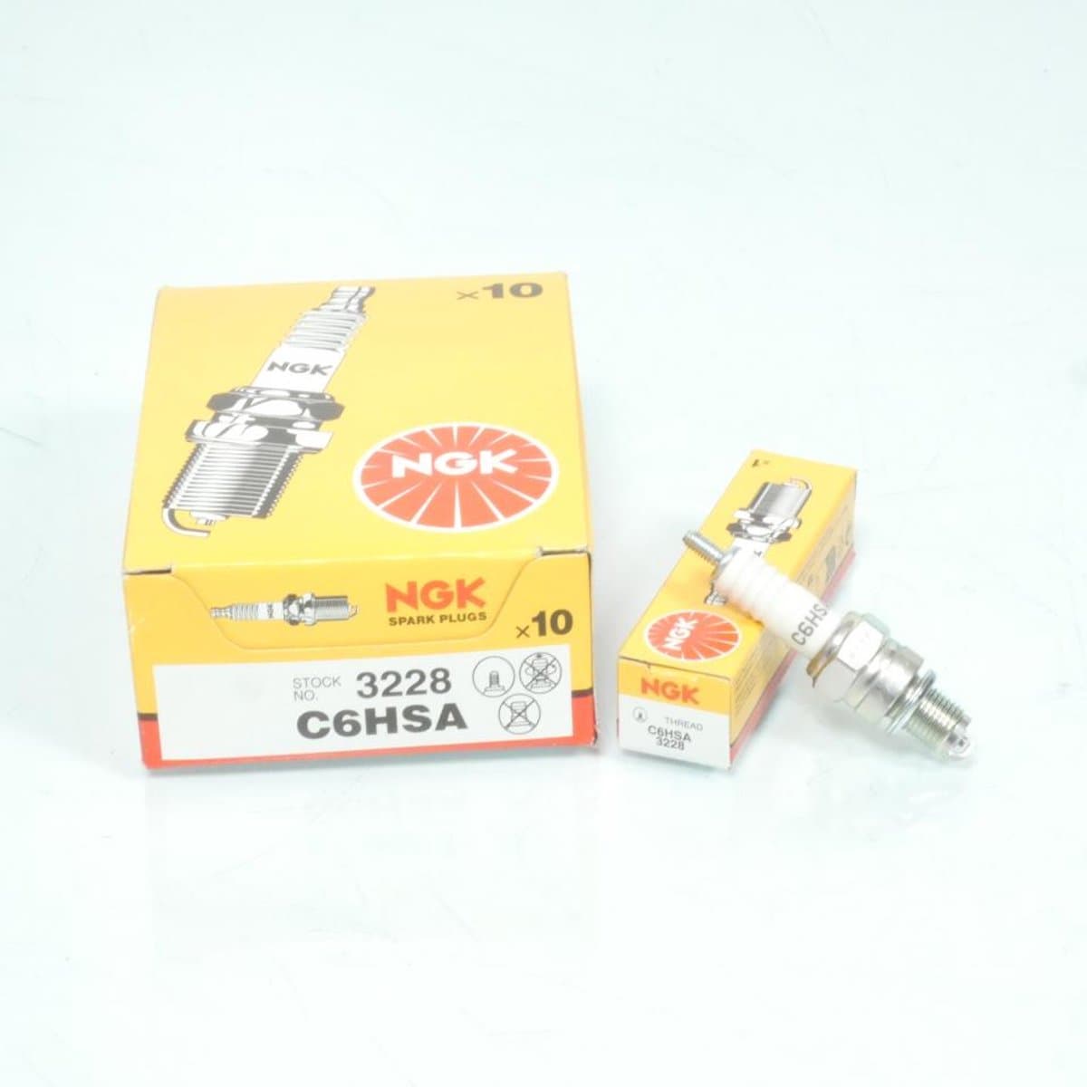 Bougie d'allumage NGK pour Scooter Yamaha 125 XC Après 1990 Neuf