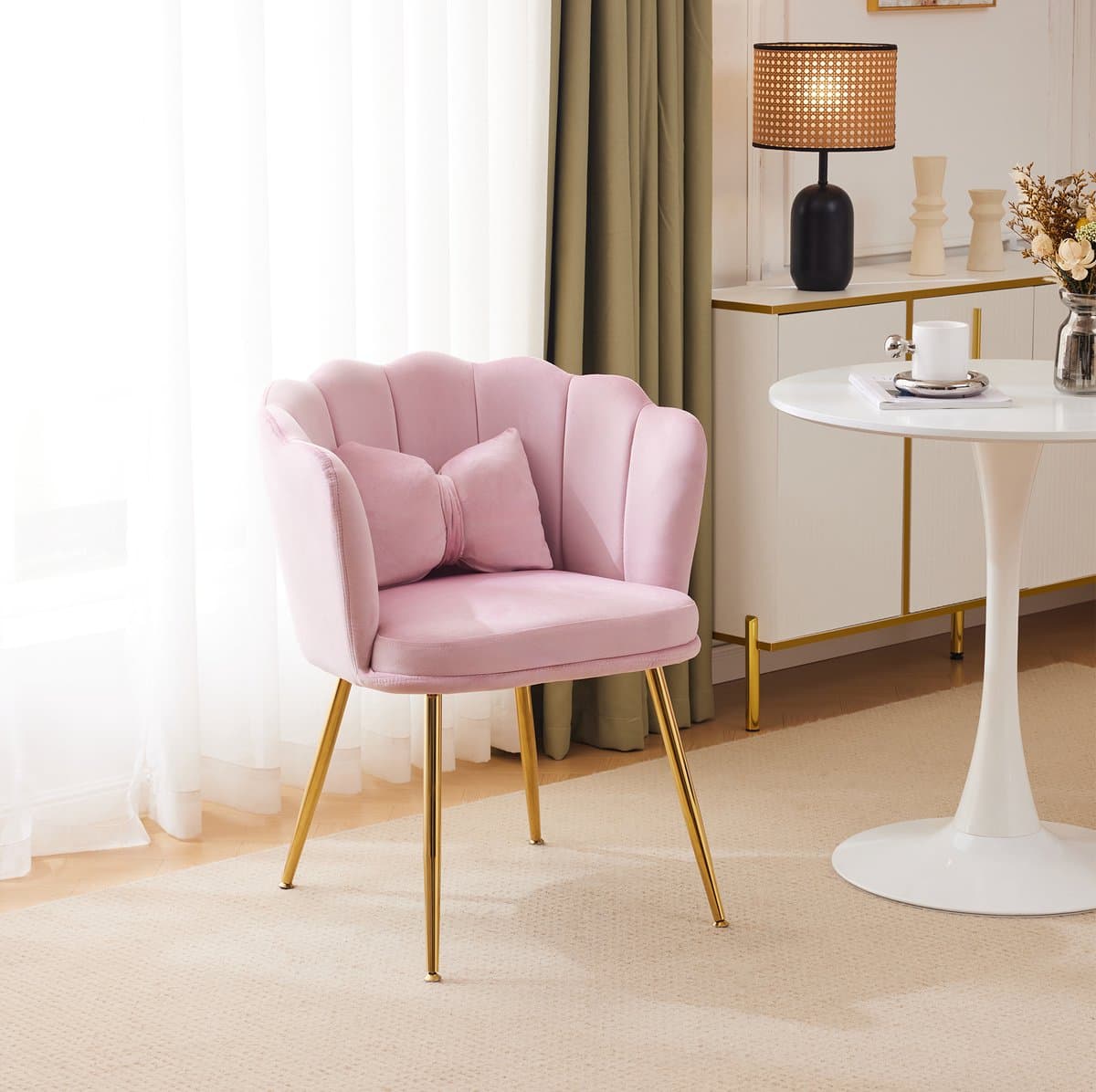 Wishdor Fauteuil - Bloemblaadjes rugleuning - Armleuningen en kussens - Design stijl - Woonkamer slaapkamer eetkamer - Velvet en metaal - Roze - 63 x 58 x 77 cm