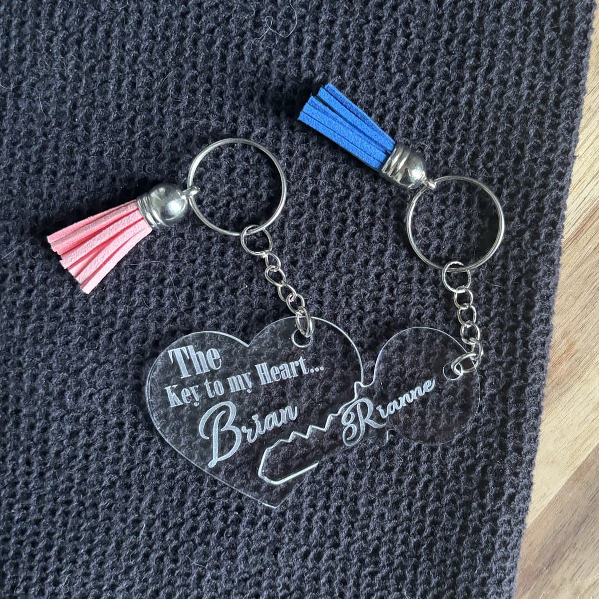 Hart sleutelhanger met sleutel en namen - sleutelhanger - liefde - valentijn cadeau - hart