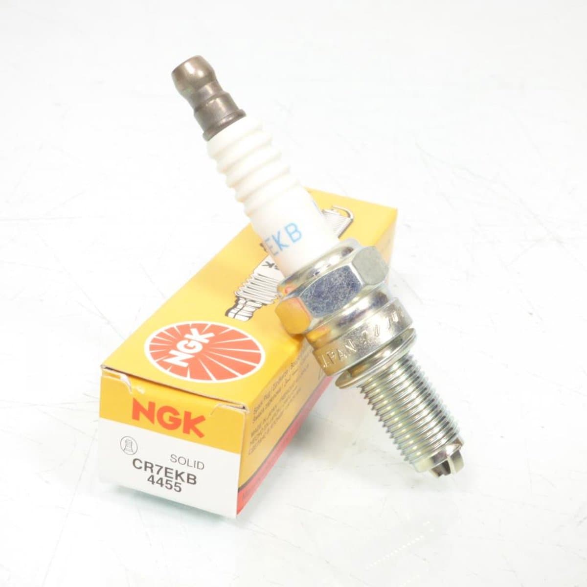 Bougie d'allumage NGK pour Scooter Aprilia 400 Scarabeo Light Ie 2006 à 2010 Neuf