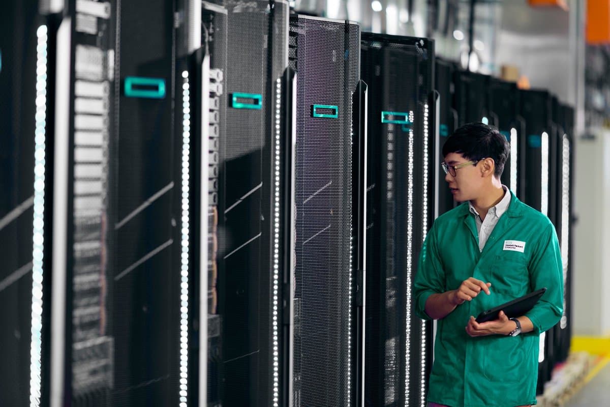 HPE P38585-B21 HPE DL365 G10+ Smart Array-NVMe ADP Kit