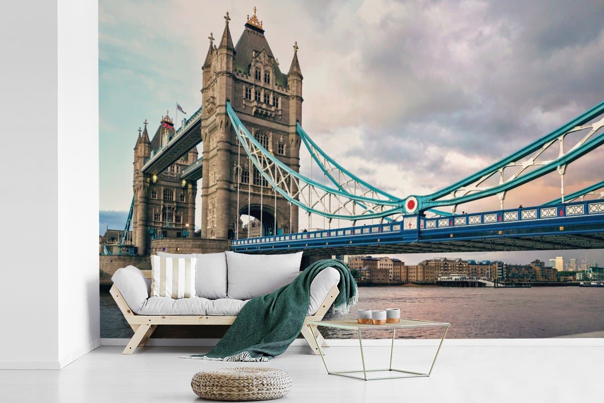 Behang - Fotobehang Close up van de Tower Bridge in Londen - Breedte 450 cm x hoogte 300 cm