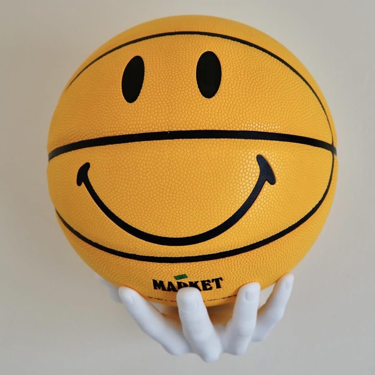 Dailygoods- Basketbalstandaard handgesneden - Balhouder - Opbergstandaard - Voetbal/Volleybal - Acryl - Perfect voor het tentoonstellen van ballen - Ballenhouder