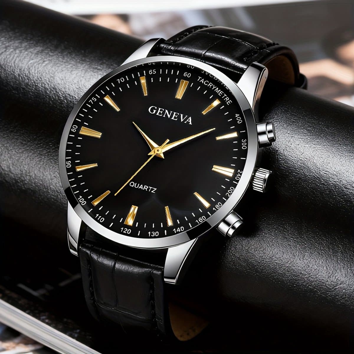 Sjika - Heren Horloge Geneva – Klassiek Quartz Horloge met Leren Band – Luxe Zwart Goud Design - Cadeau voor hem