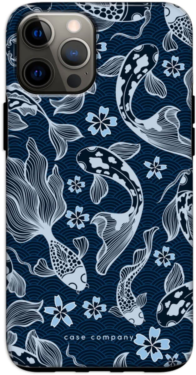 Case Company® - Hoesje geschikt voor iPhone 12 Pro hoesje - Midnight Koi - Tough Case - Maximale Bescherming alle Kanten en Schermrand