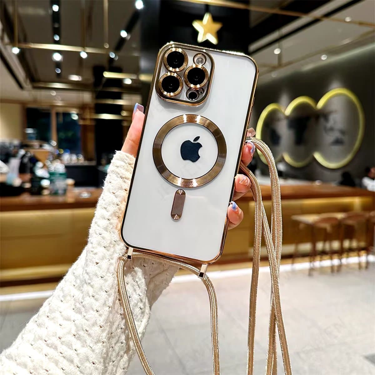 iPhone 14 Magsafe Silicone Hoes met Koord / Touwtje - Goud