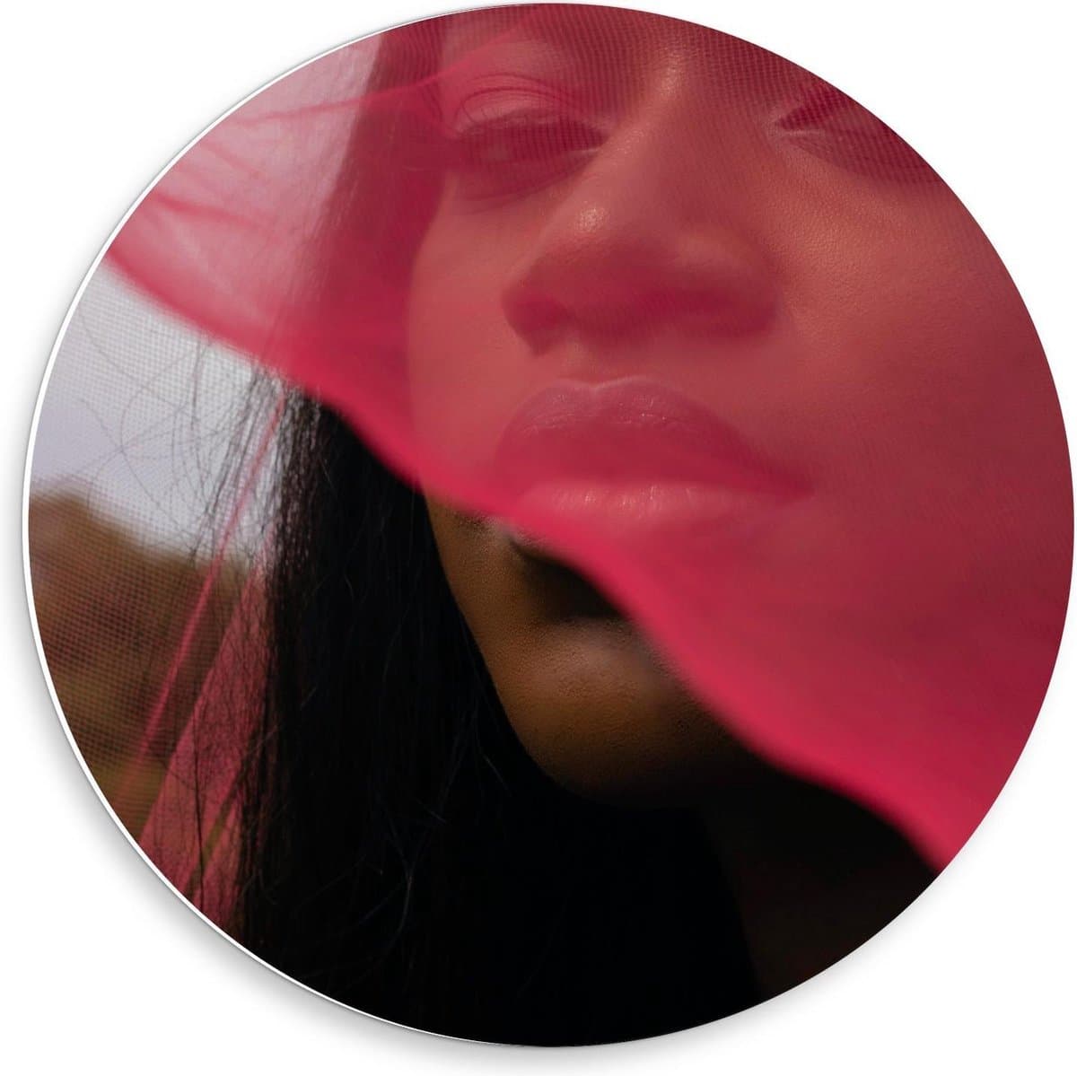 KuijsFotoprint - Schilderij - Vrouw Met Mesh Stof Gezicht - Zwart, Bruin En Roze - 50 X 50 Cm