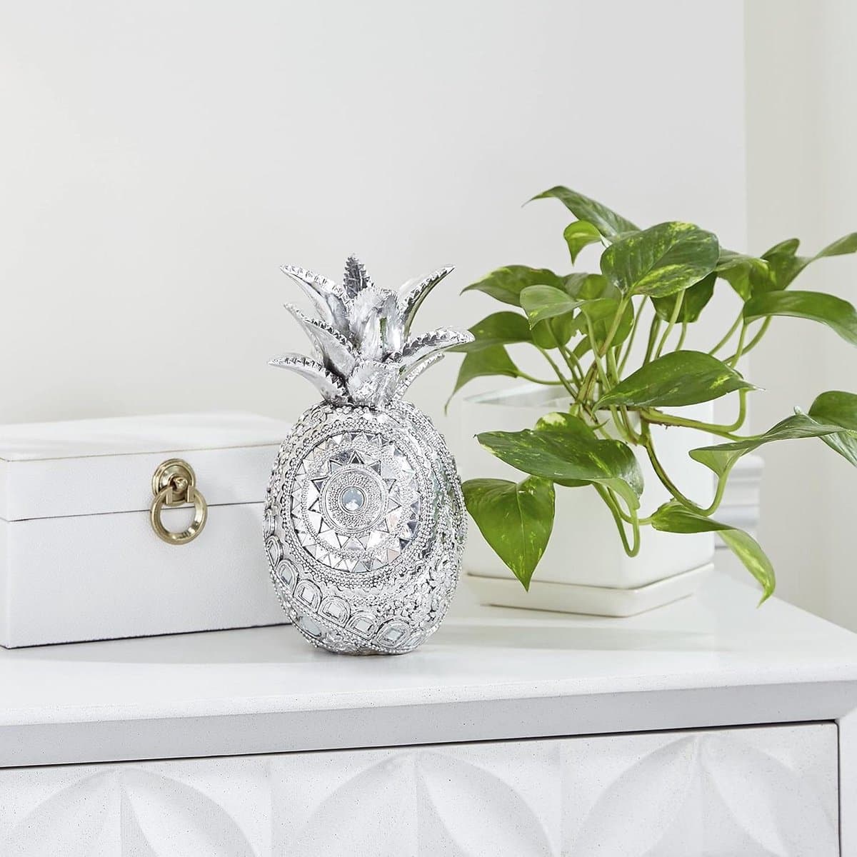 Ananas Sculptuur - Fruit Decoratie - Woonkamer Aankleden - Mozaïek Reliëf - 12 inch Hoog - Zilver