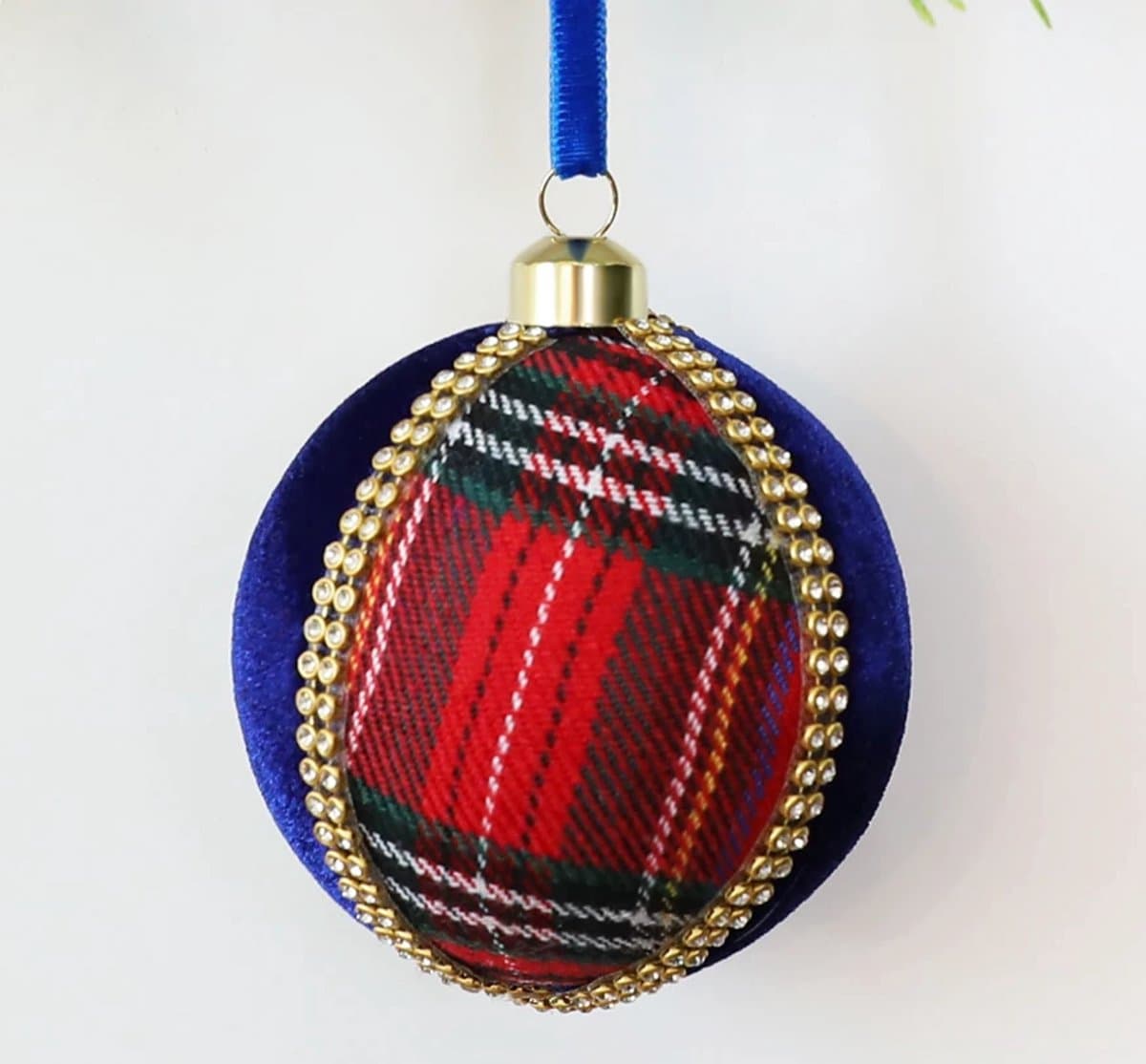 Donkerblauwe fluwelen kerstbal met kleurvlakken (8 cm) – Kerstboomversiering – Set van 2