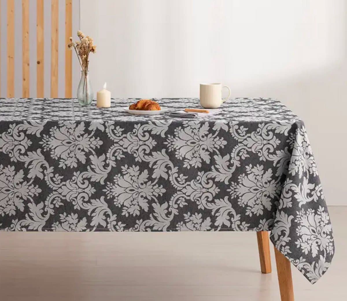 Damast Tafellaken Jacquard French Ivy 140x140 Anthraciet – Vlekbestendig Waterafstotend Tafelkleed Klassiek Stijlvol Duurzaam