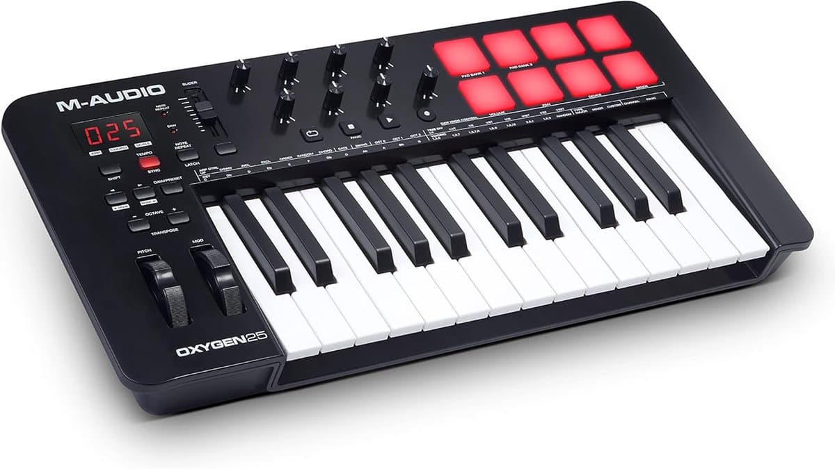 USB MIDI Keyboard Controller - 25-toetsen met Beat Pads, Slimme Chord en Scale Modi, Arpeggiator en Inclusief Software Suite