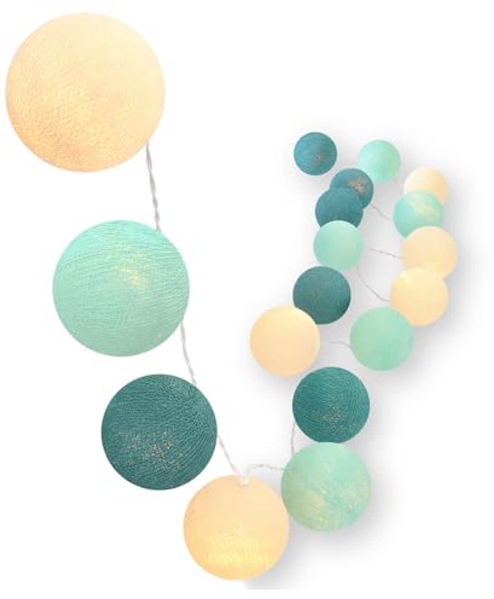 LED lichtketting met katoenen bollen en timer