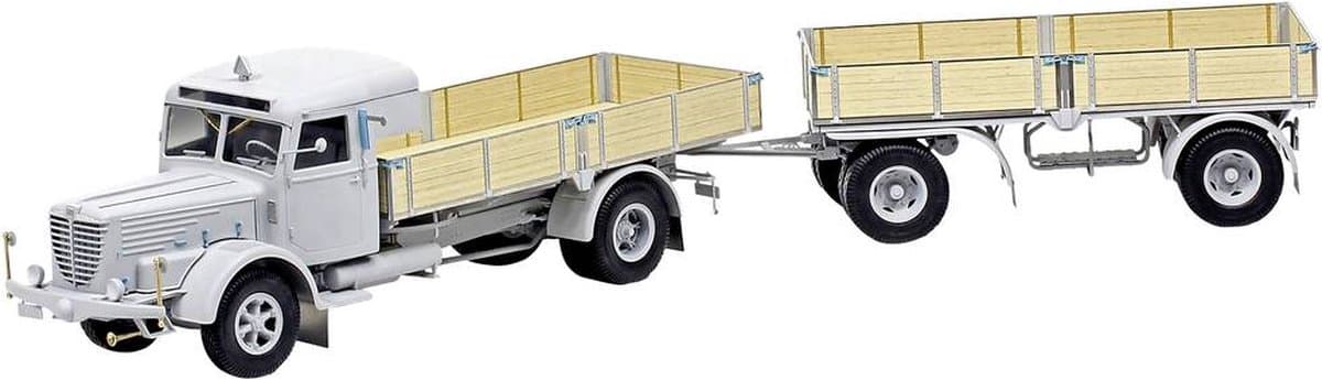 Revell Modelbouwpakket Militaire voertuigen - 07580 Bussing Truck 8000 S 13 mit Trailer- Platinum Edition Plastic - 1:24 - Modelbouw
