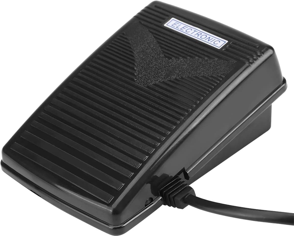 Naaimachine Voetpedaal - Controller met Snoer - Precisie Naaien - Universele Compatibiliteit - 13.5 x 9 cm - Zwart