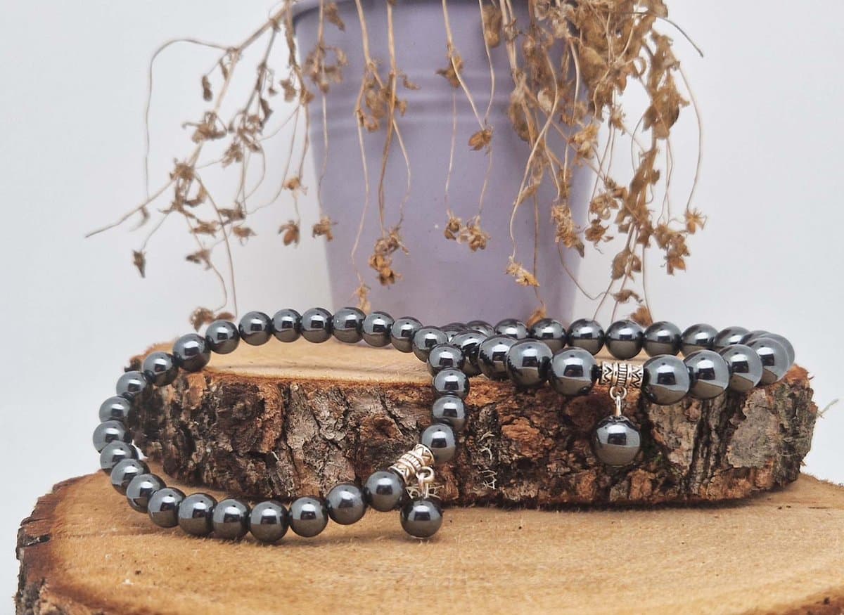 Handgemaakte Fatema natuursteen armband met natuursteen hanger "Hematiet " -10 mm diameter van de korrel- Diameter armband 20 cm - Een mooi cadeau voor familie en vrienden