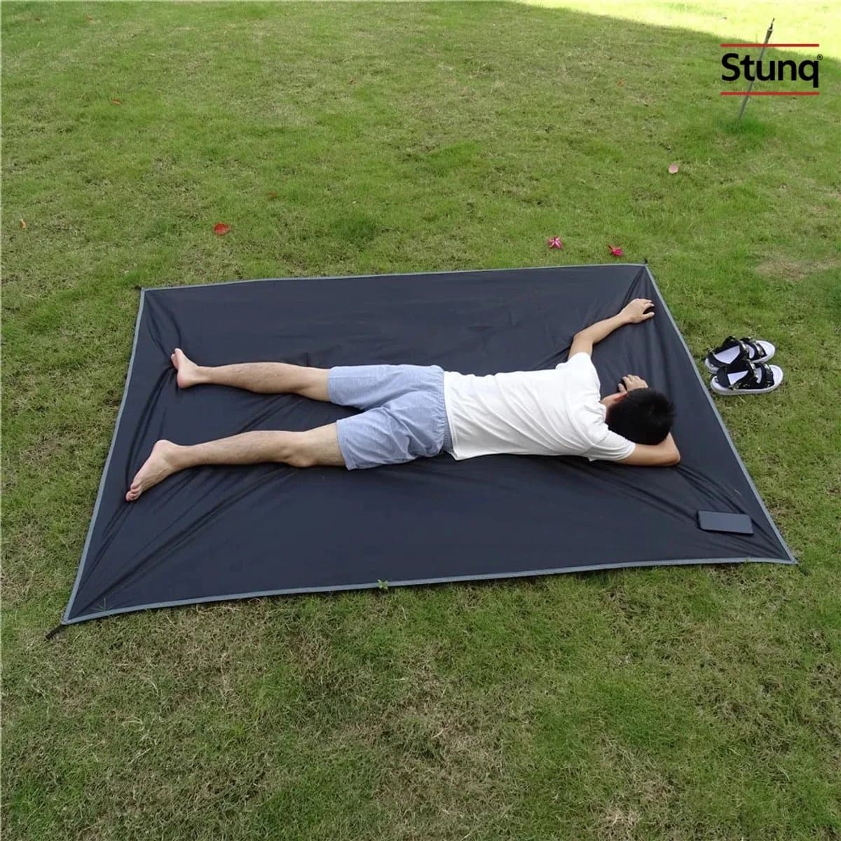 Stunq® Waterdichte picknickmat 210x150 cm met haringen - Ultralicht outdoor kleed