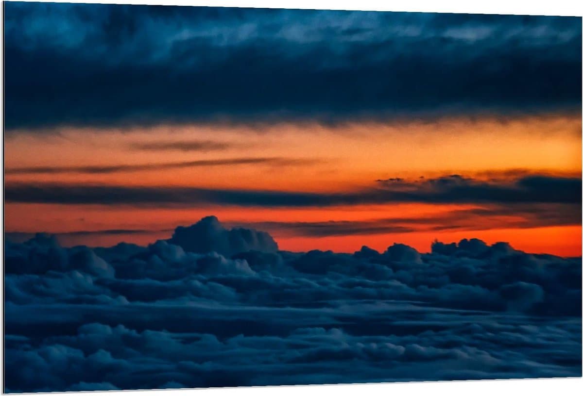 Dibond - Wolkenvelden met Oranje Lucht  - 120x80cm Foto op Aluminium (Met Ophangsysteem)