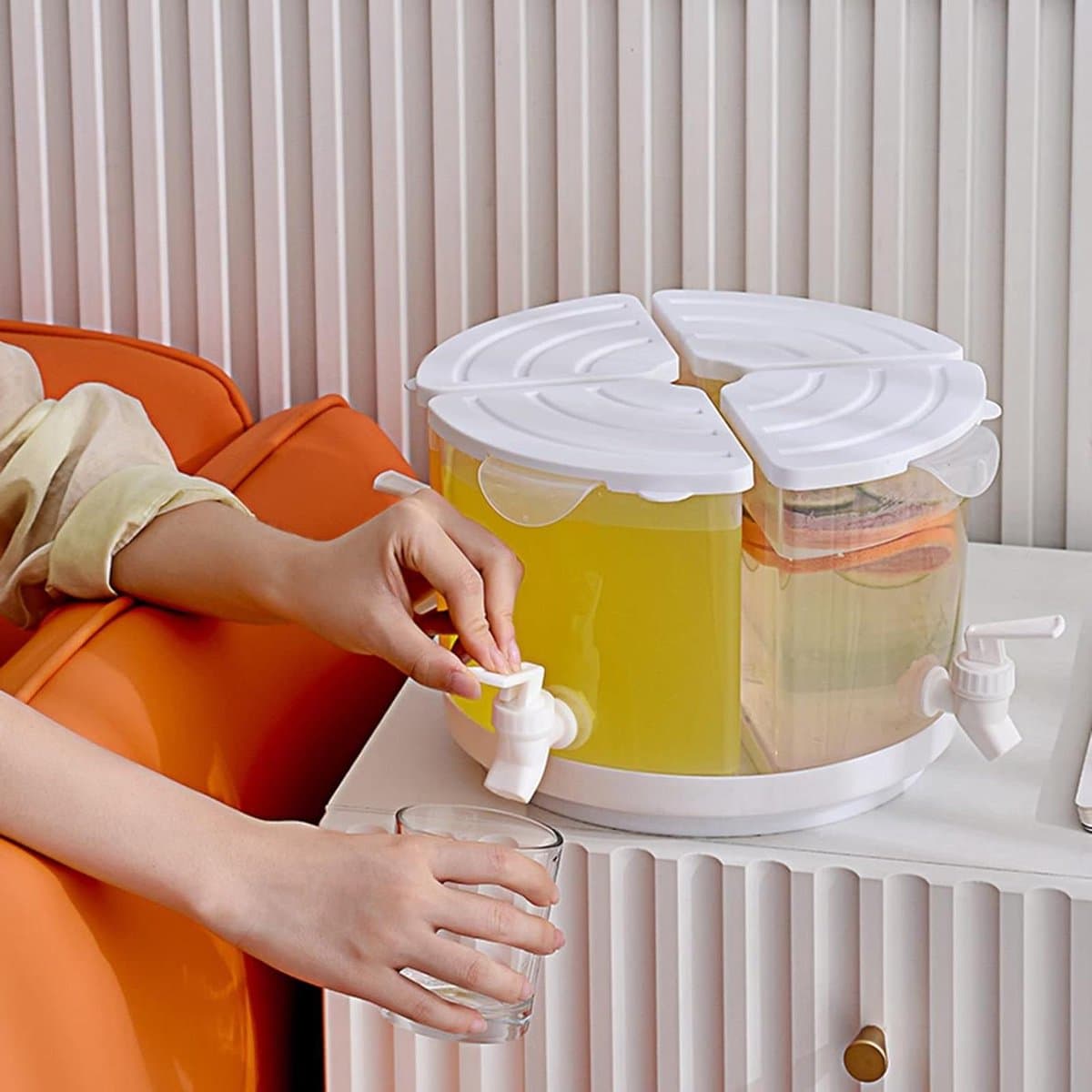 Drankdispenser met Kraan 360 Graden Draaibaar - 55 Liter - Voor Feestjes - 4 Compartimenten - Verwijderbare Plastic Sapdispenser - Koelkast Ijs Vruchtensap Limonadecontainer - Wit