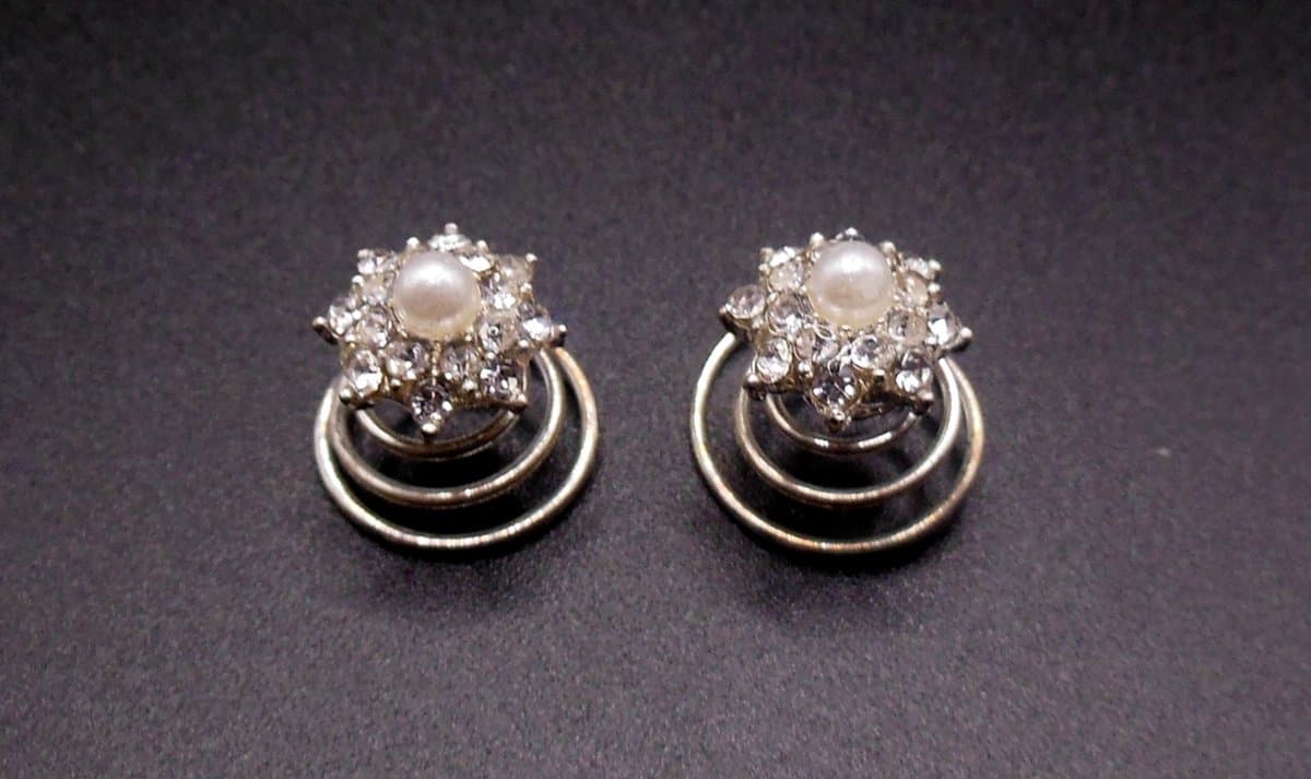 Curlies puntbladeren strass met kleine parel - Communie