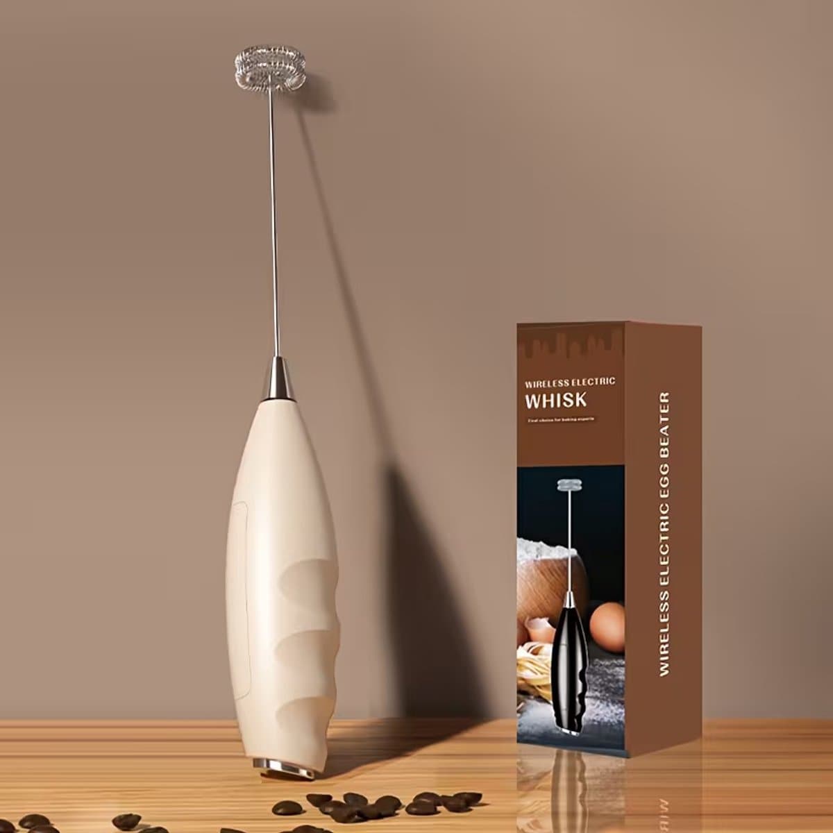 Melkopschuimer en koffiemixer met één opzetstuk – snoerloze elektrische keukenmachine met roestvrijstalen opzetstuk voor het snel opschuimen van melk voor koffie, thee en gebak, werkt op AA-batterijen (2 batterijen niet inbegrepen) – kaki