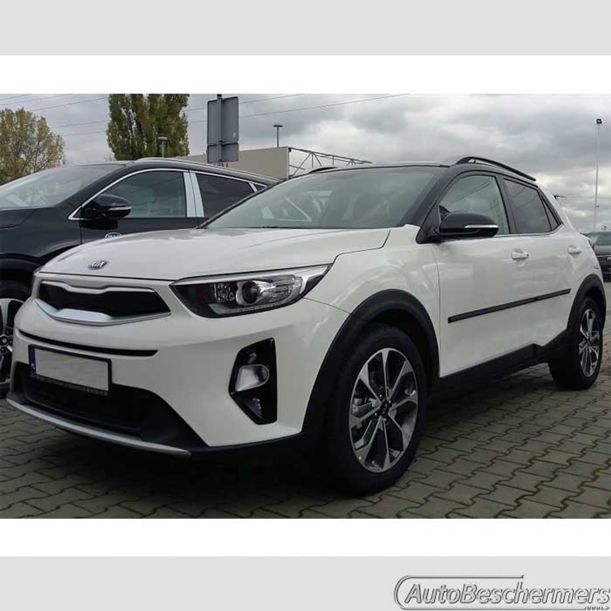 Stootlijsten set zwart voor Kia Stonic 2017-. De stootstrips zijn zelfklevend. Set a 4 stuks (#0035)
