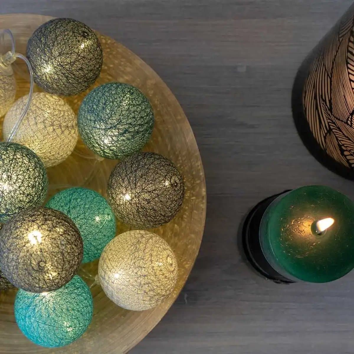 Mangrove LED lichtsnoer met 16 katoenen decoratieve bollen - Guirled – USB – met afstandbediening - lampionnen - lichtslinger