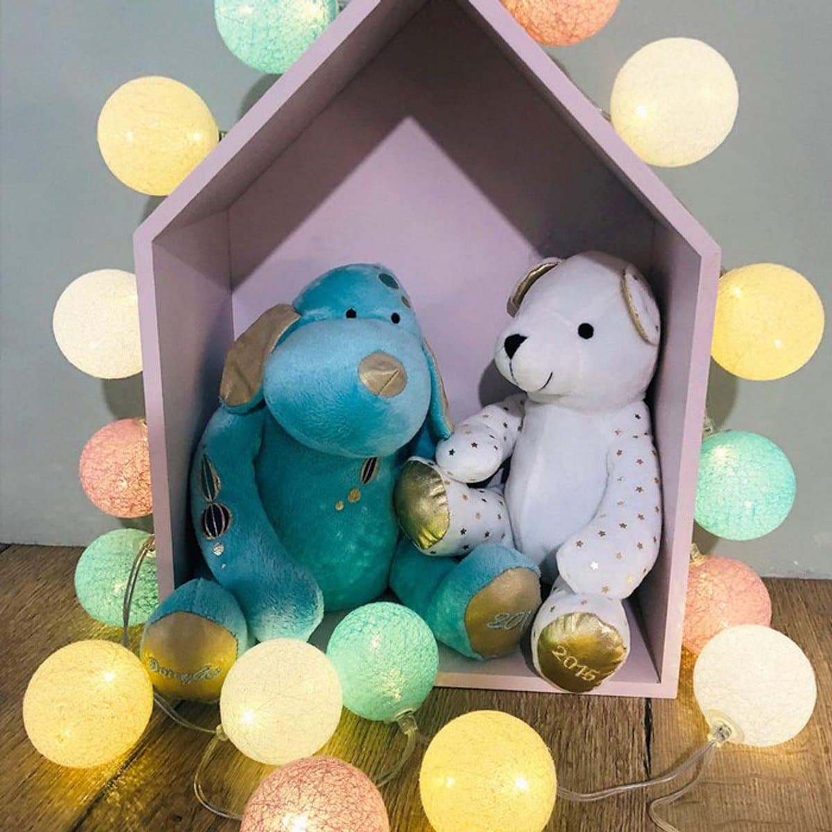 Baby LED lichtsnoer met 24 katoenen decoratieve bollen - Guirled – USB – met afstandbediening - lampionnen - lichtslinger