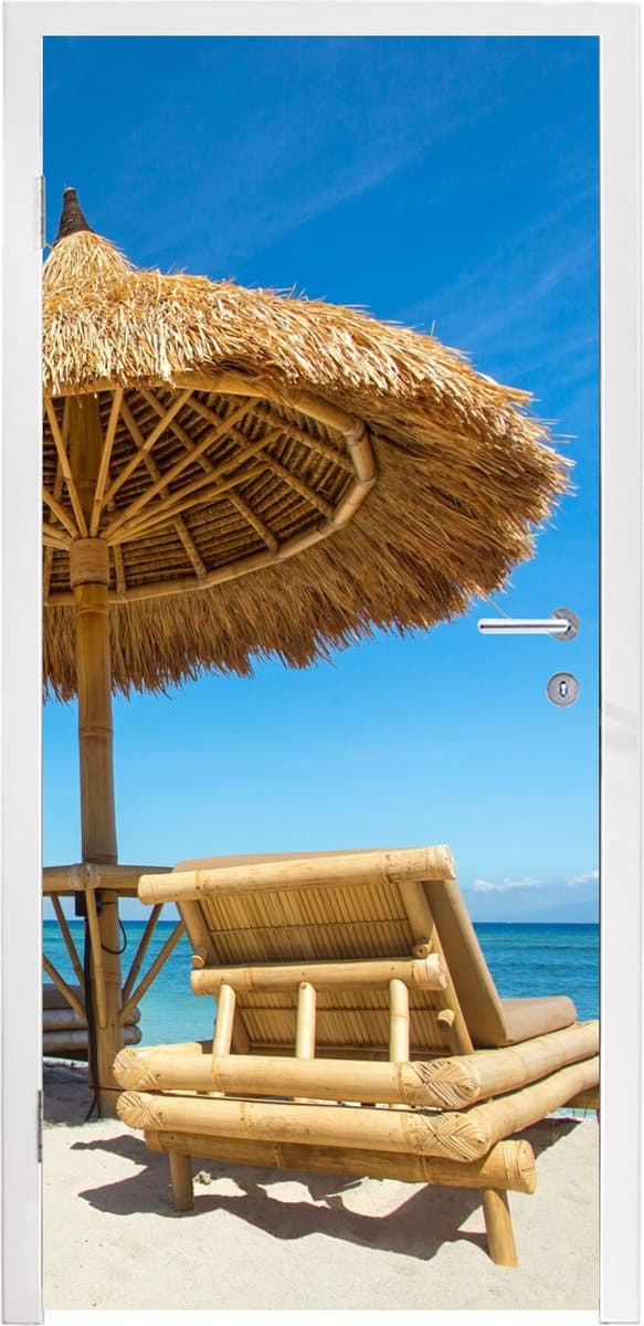 Deurposter 90x205 cm - Deursticker Strandstoel - Strand - Parasol - Zee - Zomer - Meubelfolie zelfklevend - Deurfolie woonkamer - Interieurfolie fotobehang - Deur plakfolie - Deurstickers - Deurbehang sticker - Kamer decoratie