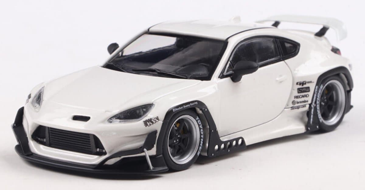 Toyota GR86 Rocket Bunny '22, wit Solido schaal 1:43