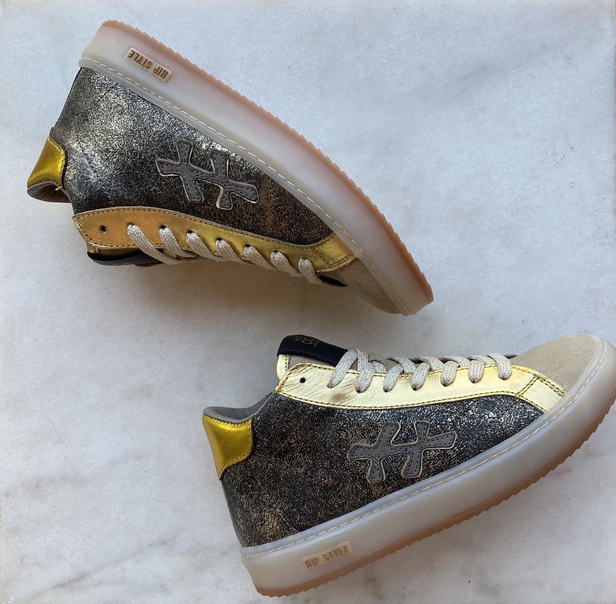 Hip sneaker goud maat 26