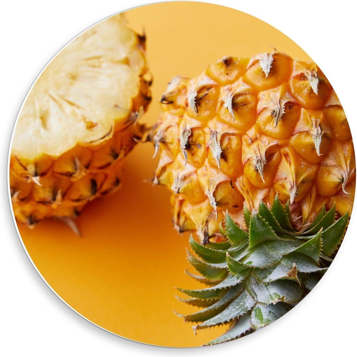 Forex Wandcirkel - Verse Ananas - 50x50cm Foto op Wandcirkel (met ophangsysteem)