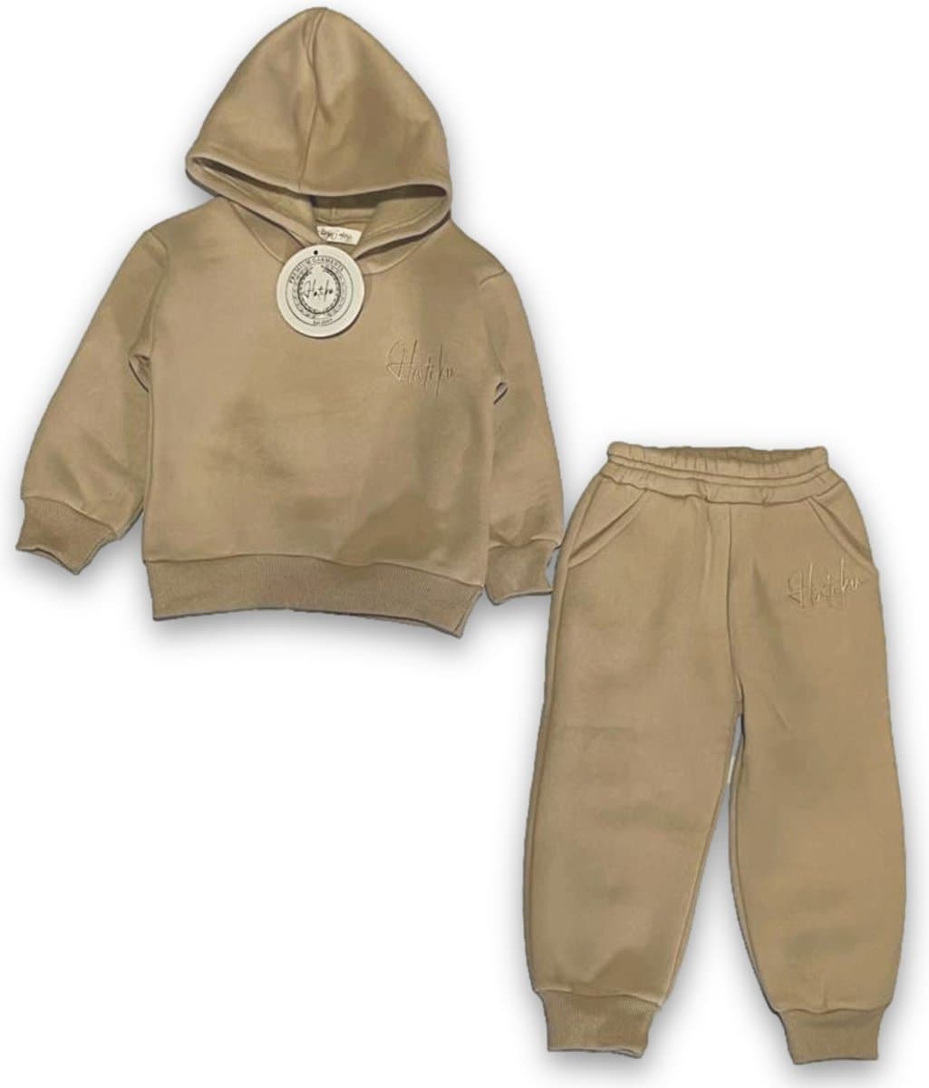 HATIKU - Premium Trainingspak Kind - Maat 134 - Beige - Effen - Joggingpak voor Jongens of Meisjes - Unisex