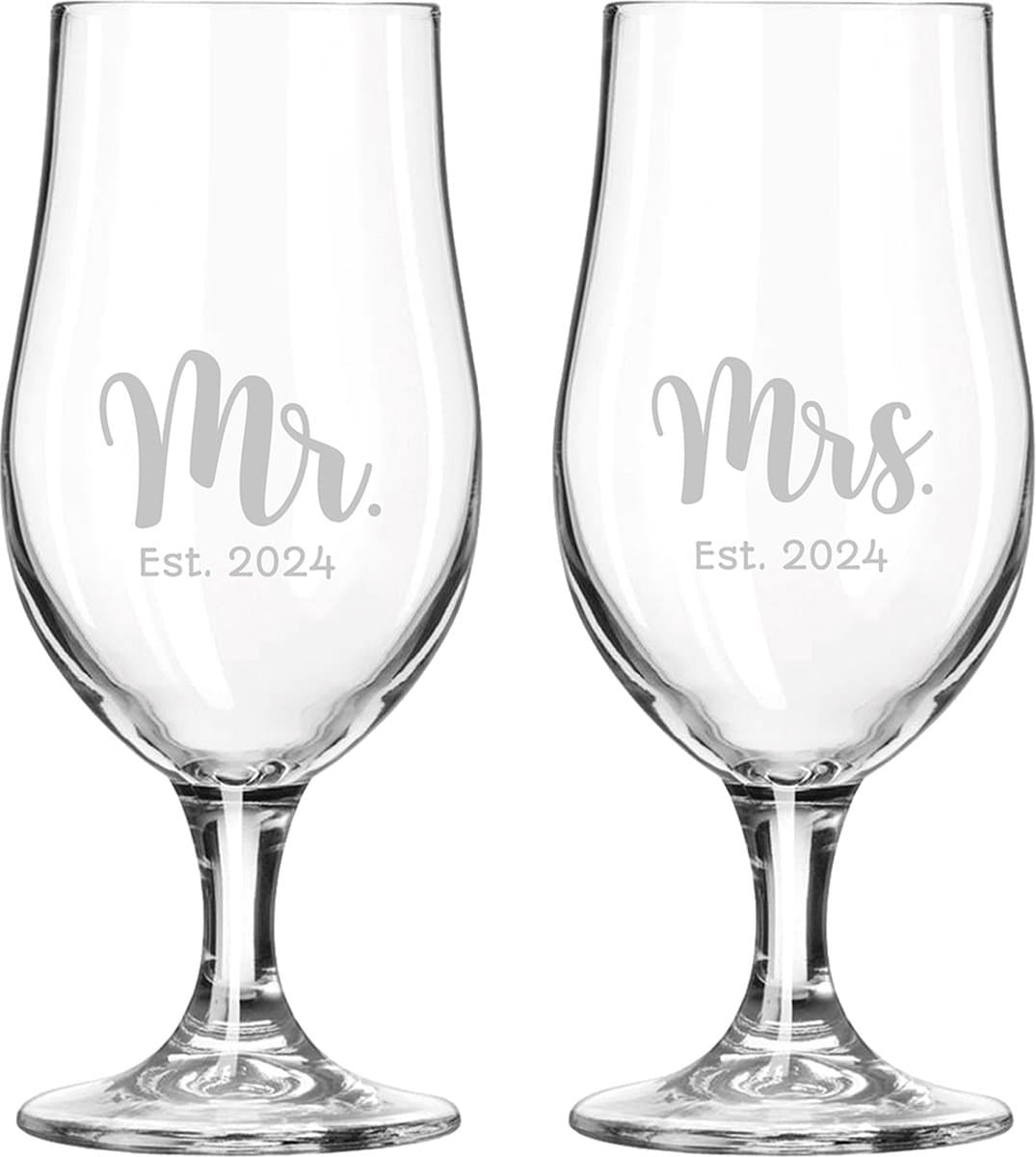 Gegraveerde set Bierglazen op voet 49cl Mr. Est. 2024 - Mrs. Est. 2024