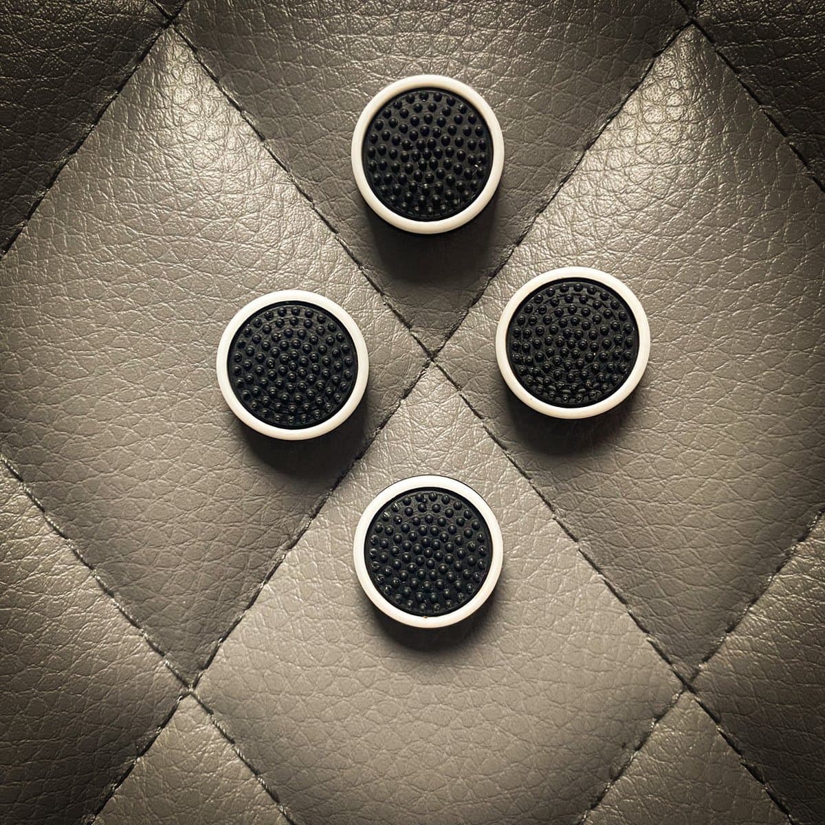 Gaming Thumb Grips - geschikt voor de Nintendo Switch (Oled, Lite) - 1 set = 4 duimgrips - zwart/wit