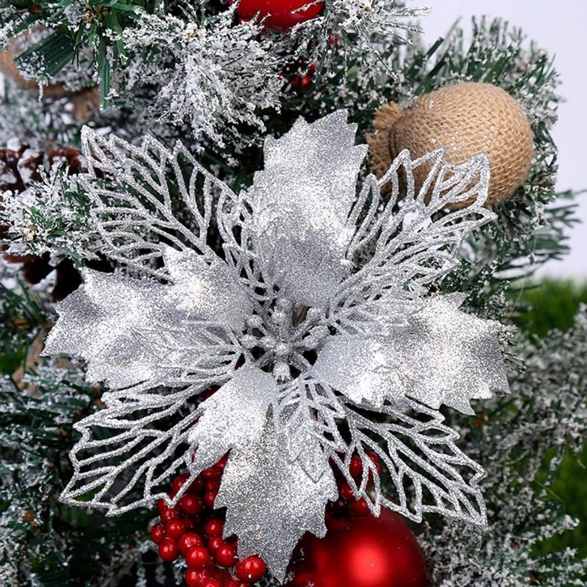 Kerstdecoratie Bloemen - Kunstbloemen - Kerstsfeer Creëren - Duurzaam Plastic Glitter - 6 Stuks - Zilver