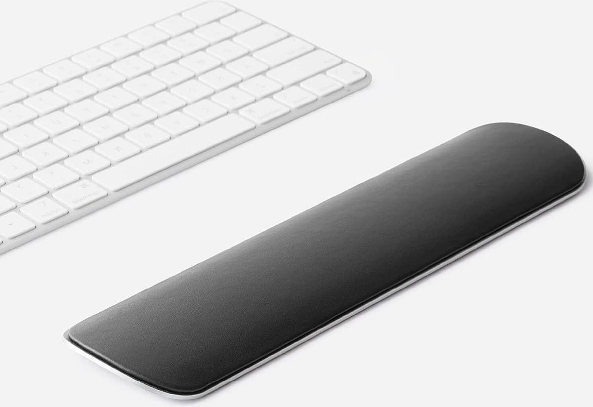 Ergonomische Polssteun voor Toetsenbord - Premium Bureauaccessoires - Ruimtegrijs Aluminium - Zwart Synthetisch Leer