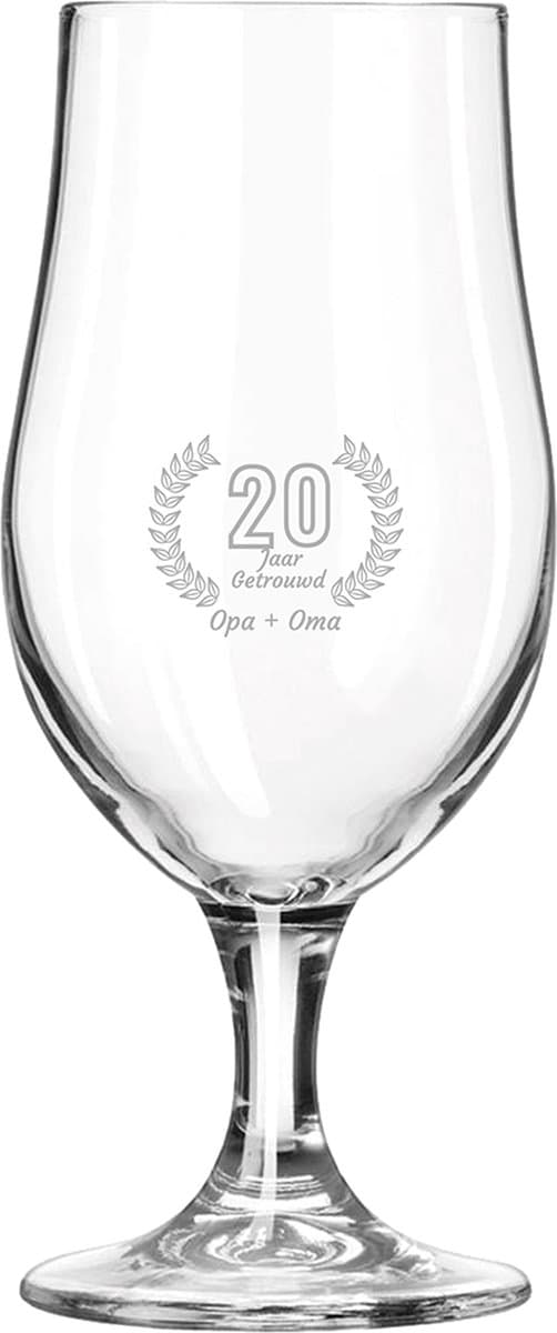 Gegraveerde Bierglas op voet 49cl Opa + Oma 20 jaar getrouwd
