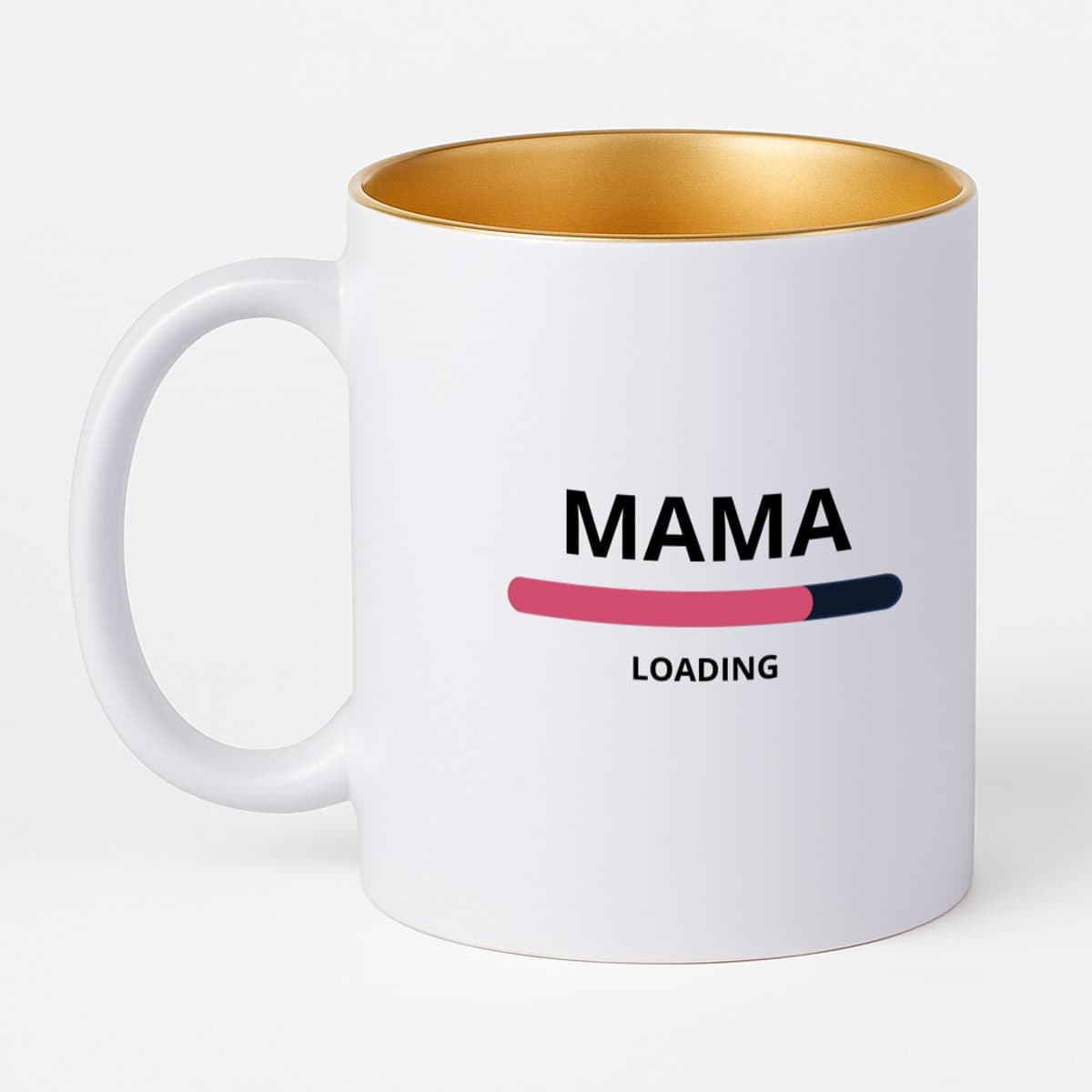 Hacebo® - mama loading koffiebeker met goud kleurige binnenkant - ochtendkoffie laden - thee mok - koffie beker - Moeder cadeautjes - moederdag - verjaardagscadeau - verjaardag - cadeau - geschenk - kado - gift - koffiemok - 330 ML