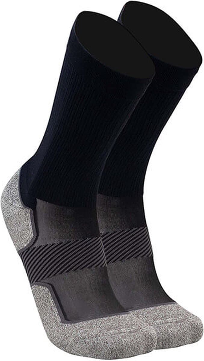 OS1st AC4 active comfort crew sportsokken maat M (39-43.5) - zwart - compressiesokken - demping - antibacterieel - temperatuur regulerend - naadloos - anatomische pasvorm