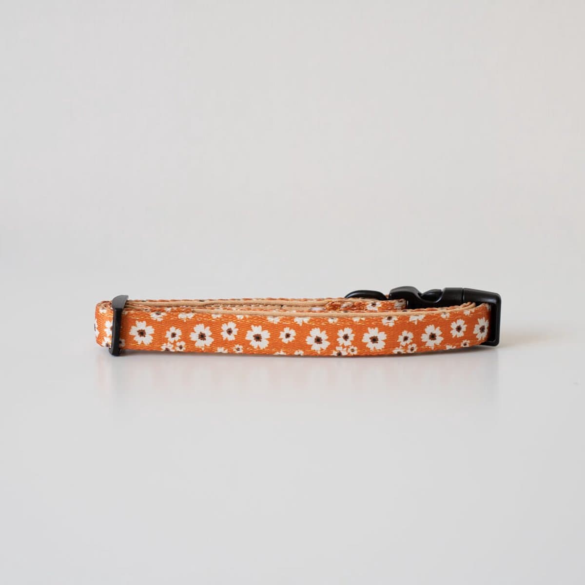 Pip & Palms - Honden Halsband Ditzy Daisy - Oranje - Maat L (41–66 cm) - 2,5cm breed - Comfortabel & Stijlvol - Hondenhalsband - voor Grote honden