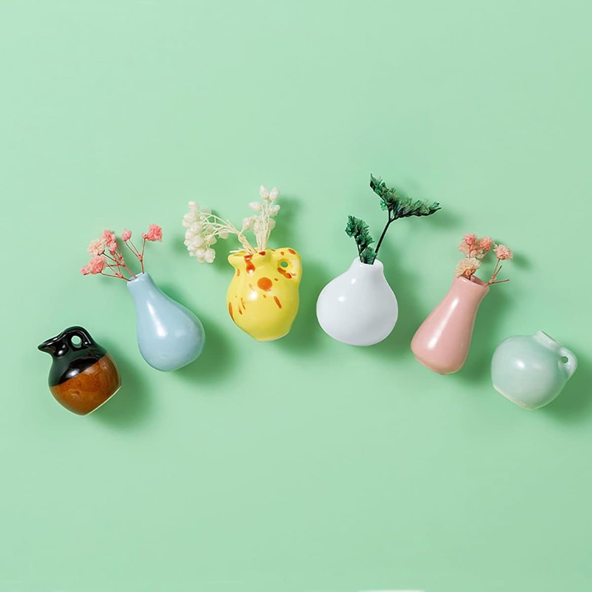 Mini vaasjes koelkastmagneten (verpakking van 6) - Magnetisch ontwerp - Keramisch materiaal - Koelkastdecoratie - Uniek cadeau voor kantoor en keuken - Lente-uitstraling