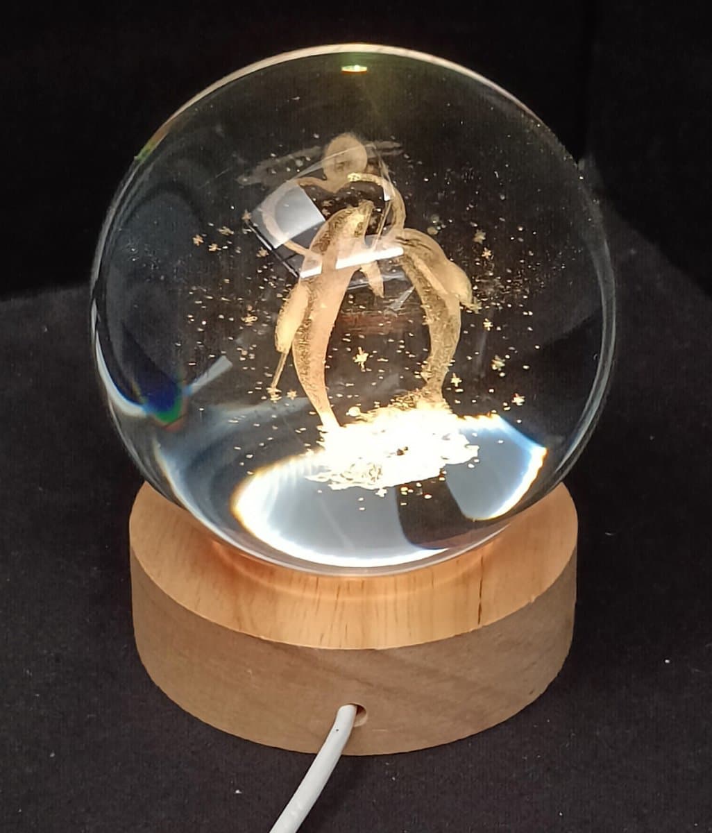 Lumiasfer 3D Kristallen Bol Lamp 'Dolphins in Love 1' - warm wit licht - tafellamp - USB - ø8 x H10 cm - kinderlampen - sfeerlicht - woonkamer - nachtlamp - luxe cadeaubox