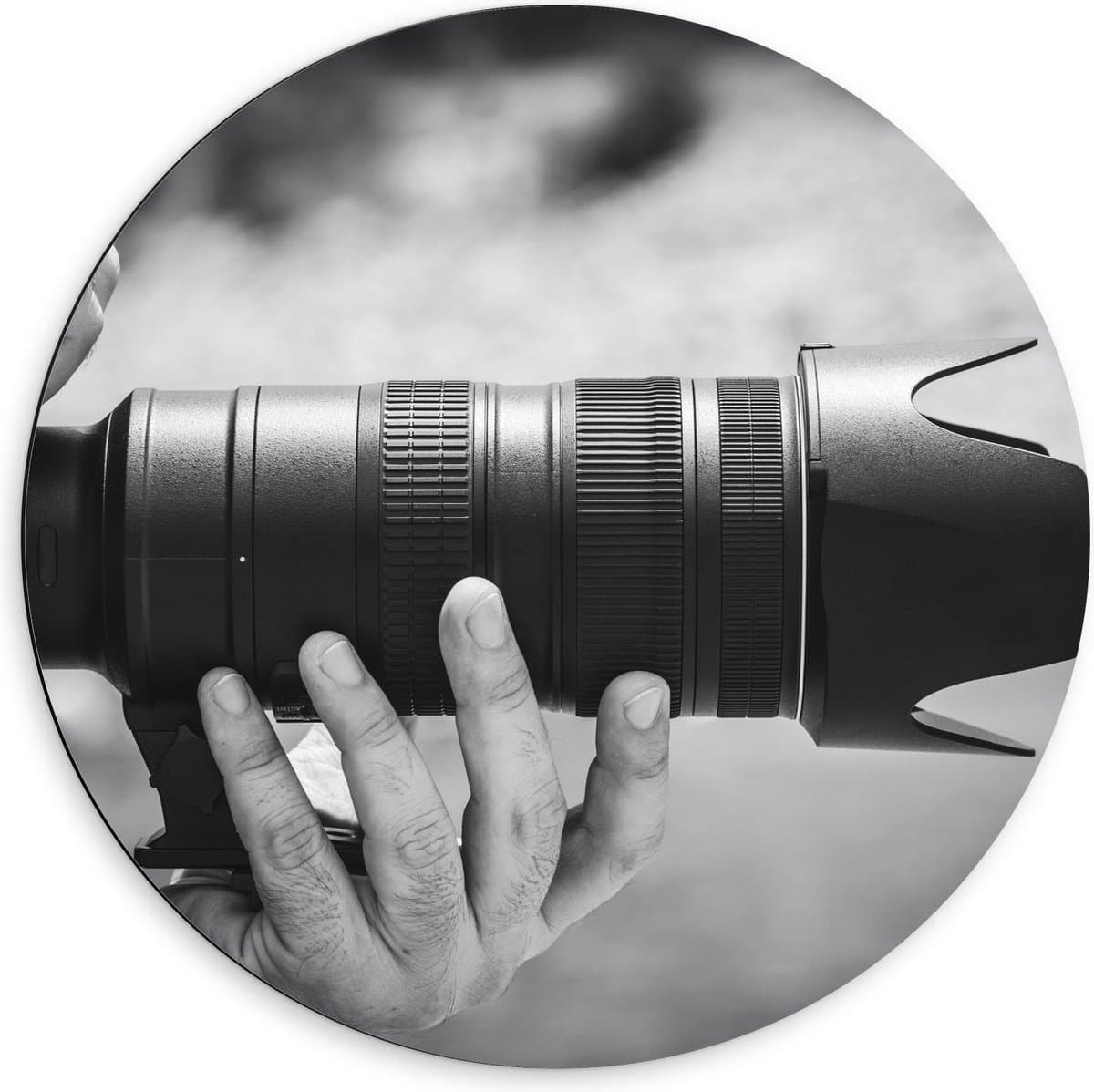 Dibond Wandcirkel - Camera Zijkant (Zwart - Wit) - 60x60cm Foto op Aluminium Wandcirkel (met ophangsysteem)
