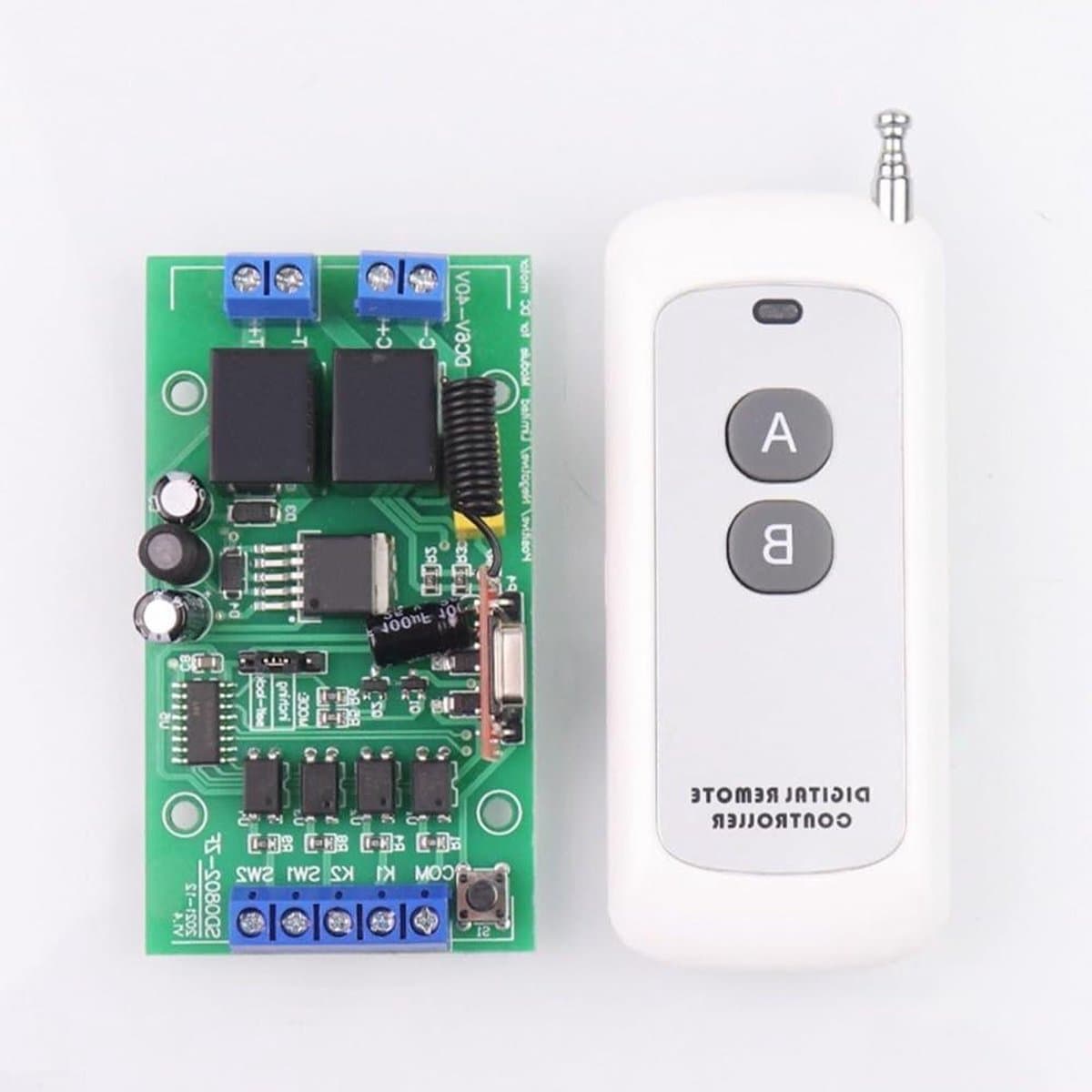 Motor Controller - Relais Module - Apparatuur Bediening - Afstandsbediening - 11 x 8 x 4 cm - Wit Groen